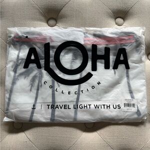 NWT ALOHA Collection Kalapana Slash-Proof Mid Pouch